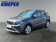 VW T-Cross, 1.0 TSI Life, Jahr 2024 - Zetel