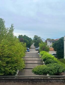 "Helle 2,5-Zi.-Obergeschosswohnung direkt im Zentrum von Wendlingen" - Wendlingen (Neckar)