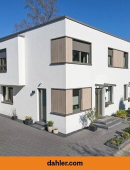 "Modern Art" in Isernhagen-Süd - Hannover