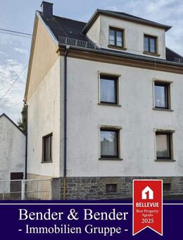 Geräumiges Wohnhaus mit kleinem Nebengebäude in Straßenhaus zu verkaufen! - Straßenhaus