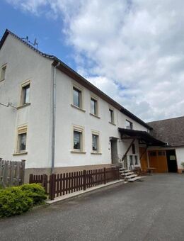 Ehemaliges landwirtschaftliches Wohnhaus mit Nebengebäude und großem Grundstück - Otzweiler