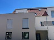 Energieeffiziente 5-Zimmer-Wohnung mit Einliegerwohnung im Souterrain und Garten - Nürnberg
