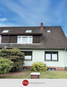 Haushälfte mit zwei vermieteten Wohneinheiten und großem Grundstück! - Achim