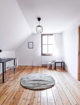 Viel Platz im ehemaligen Weingut - 1-2 Familienhaus mit Innenhof, Garage und viel Lagerfläche - Flörsheim-Dalsheim