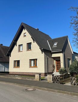 Viele Vorzüge hat dieses geschmackvoll renovierte Einfamilienhaus in beliebter Lage... - Löhne