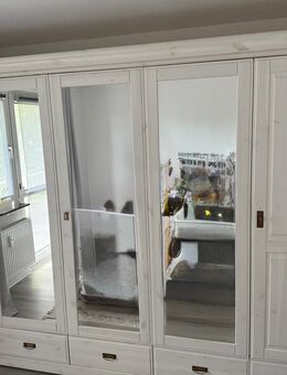 Massivholz Kleiderschrank - Eschborn