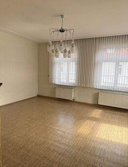 Mehrfamilienhaus in idealer Lage - Ihre optimale Kapitalanlage! - Crimmitschau