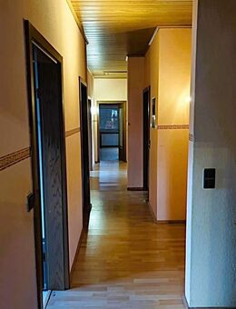 Ehemaliges Bauernhaus mit drei vermieteten Wohnungen - ideal für Investoren! - Goldenstedt