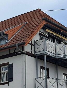 Charmante 2-Zimmer-Dachgeschosswohnung mit Schwarzwaldblick, EBK & Stellplatz - Gernsbach