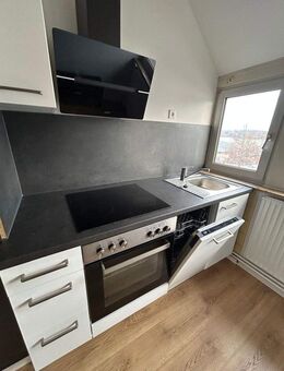 Renovierte 3 Zimmer Wohnung in Brake - Bielefeld