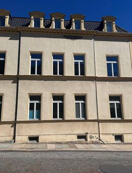 Wunderschöne 5-Raum-Erdgeschosswohnung mit 155 m² und Parkettboden - Meerane