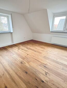 Sanierte 4 Zimmer Wohnung mit Balkon in Burgthann - Ohne Provision - Burgthann