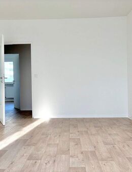 Helle 4-Zimmer-Wohnung mit Westbalkon in Rostock-Evershagen - Rostock