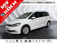 VW Touran, 1.5 TSI Highline 7S, Jahr 2023 - Berlin