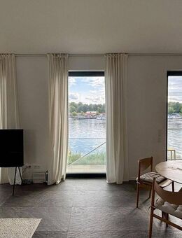 Erste Reihe am Wasser - Premium Neubau mit 2 Stellplätzen und Terrasse - Berlin