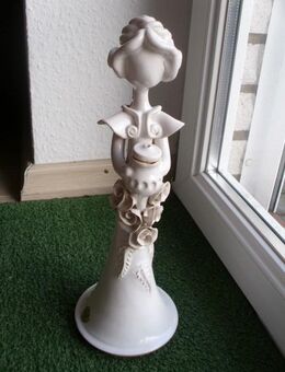 Arol Norway Keramik Deko Figur Dame mit Zopf 30 cm weiß Handarbeit Öllampe? 29,- - Flensburg