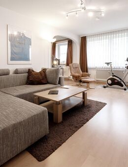 Gut geschnittene und gepflegte 2-Zimmer-Wohnung mit Loggia in Forstenried - München