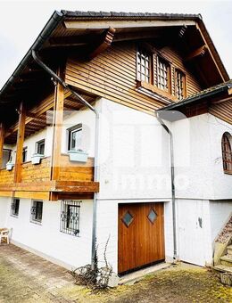 Hochwertiges 1-2 Familienhaus mit großem Garten in erhobener Ortsrandlage mit Panoramablick - Waldkappel