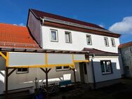 INTERESSANTES IMMOBILIEN-PAKET! 3 Seitenhof mit 2 EFH, Nebengebäude und Scheune - Elxleben (Landkreis Sömmerda)