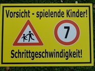 verschiedene Schilder zur Verkehrsberuhigung - Zülpich