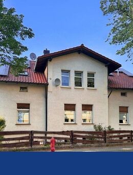 Kapitalanlage mit Zukunft: Zweifamilienhaus in Pößneck - Ruhige, grüne Lage trifft auf hohe Rendite - Pößneck