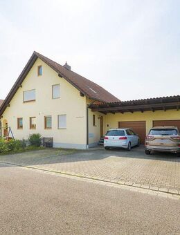 Attraktives Zweifamilienhaus und großem Grundstück mit viel Potential - zu verkaufen - Biburg