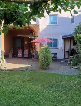 Preis reduziert !! Ideal für eine größere Familie oder Wohnen und Arbeiten auf einem Grundstück - Hünstetten