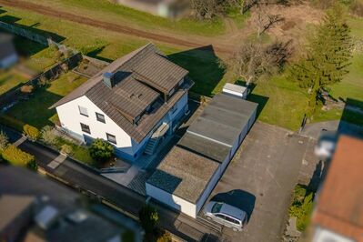 Großes Familienhaus in Ortsrandlage