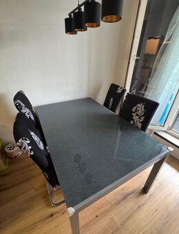 Esszimmertisch mit Stühlen - Sinzig