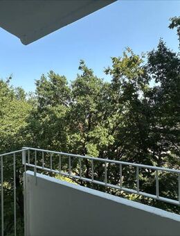 Großzügig geschnittene 2-Zi.-Wohnung mit Balkon! - Leverkusen