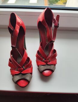 Durchgefeierte High Heels - Heidelberg Zentrum