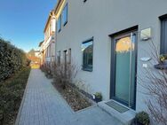 Modernes Wohnglück mit grüner Oase - Reihenmittelhaus in Wiesbaden-Erbenheim - Wiesbaden