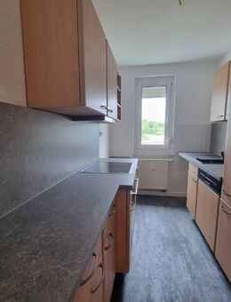 3-Zimmer - Balkon - Einbauküche - Garage - Crimmitschau