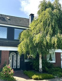 In bester Geesthang-Lage: Geräumiges Mittelreihenhaus mit Terrasse, Balkon und TG-Stellplatz - Wedel