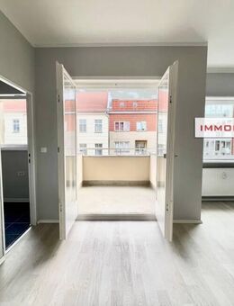 IMMOBERLIN.DE - Helle 1-Zimmer-Wohnung mit Sonnenbalkon nahe Leopoldplatz - Berlin