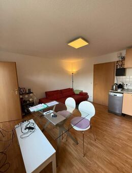 Möbelübernahme erwünscht, schicke, gepflegte Terrassenwohnung 1,5 Zimmerwhg. in Bad Honnef mit Pantry Küche an junge Leute bis 30 Jahre zum 01.03.26 - Bad Honnef