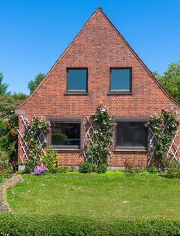 Solides Einfamilienhaus mit großem Grundstück und Potenzial - Schwarzenbek