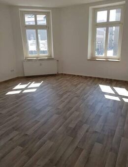 Stopp: renovierte 2-Raum-Wohnung mit Einbauküche im Herzen der Stadt - Leisnig