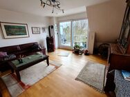 # Helle Maisonette-Dachgeschoßwohnung mit Balkon & Tiefgarage - Essen