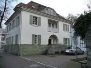 Kleine Erdgeschoss – Wohnung in denkmalgeschütztem Haus mit Balkon und Stellplatz direkt am Wall in Soest - Soest