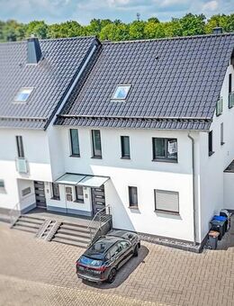 Stilvolles Zweifamilienhaus in bevorzugter Wohnlage mit Garten und Garage - Mayen