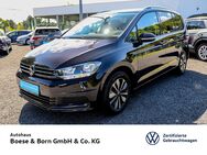 VW Touran, 1.5 TSI MOVE MOVE, Jahr 2023 - Marburg