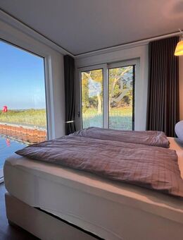 LUXUS Hausboot - 3 Etagen - 100m² Wohnen + 120 m² SONNENTERRASSE - Kamin, Kino, komplett individuell - Neuenkirchen (Landkreis Vorpommern-Rügen)