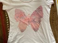 T-Shirt mit Schmetterling - Titisee-Neustadt