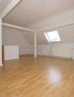 Große, NEU renovierte 3-Raum-Maissonette-Wohnung im Dachgeschoss - Zwickau