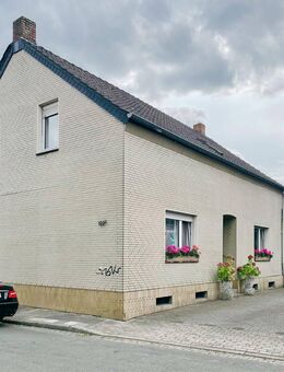 Ein Objekt für viele Möglichkeiten - Mehrgenerationenhaus mit Garten und Garage in Moers-Hochstraß - Moers