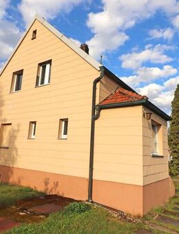 Haus mit Potenzial! Günstiges Renovierungsobjekt mit Nebengebäude & idyllischem Garten - Etzenricht