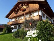 Wackersberg/Arzbach: Top Gepflegte 4 Zi. Wohnung im 1.OG. mit Bergblick auf dem Bauernhof - Wackersberg