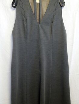 Uroma’s Kleid, grau, Stickerei, Gr. 46 - Gütersloh