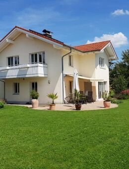 Architekten-Einfamilienhaus in Niedrigenergiebauweise mit großem Grundstück - Lauben (Landkreis Oberallgäu)